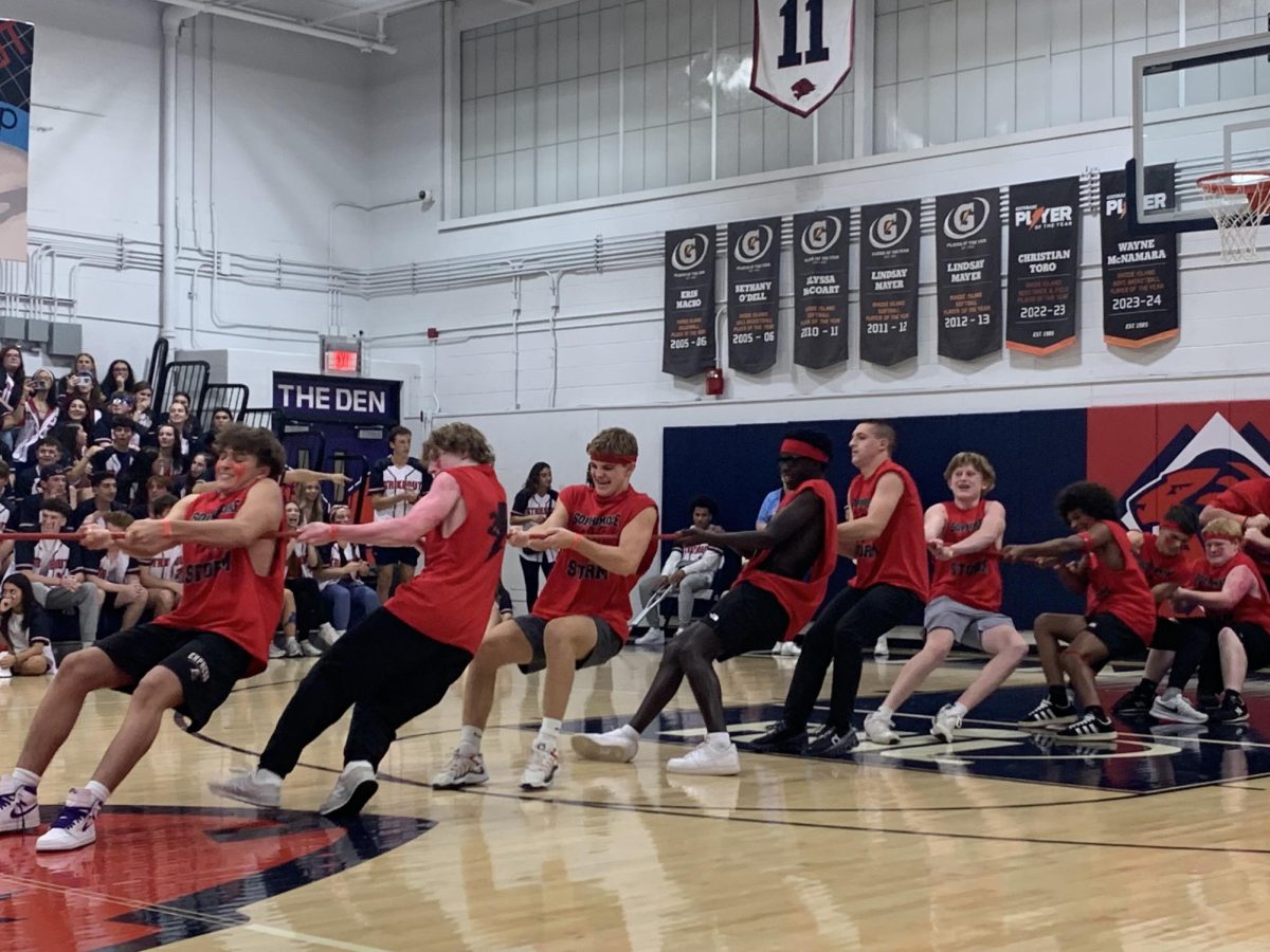 Sophomore's participating in LHS's 2025 battle of the classes tug-of-war event