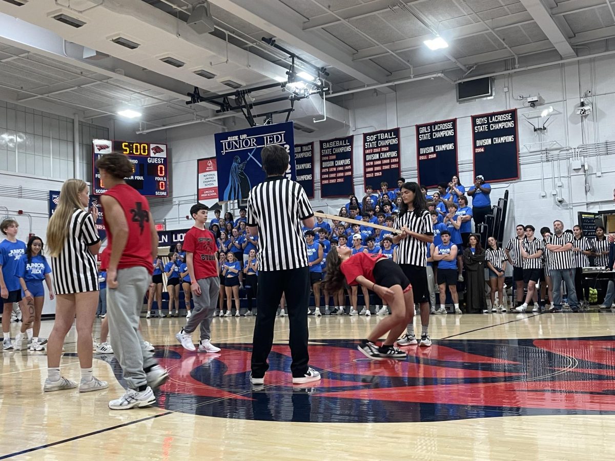 Limbo event at LHS's 2025 battle of the classes 