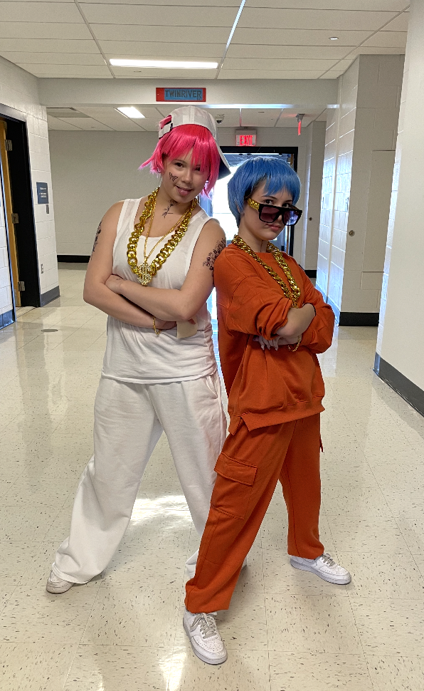 Brooke Picard and Natalie
Renzi as the "Yeet Skirt" SNL skit