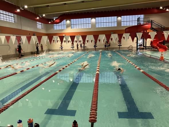 Teamwork and Tenacity Drive Lincoln Swim This Season
